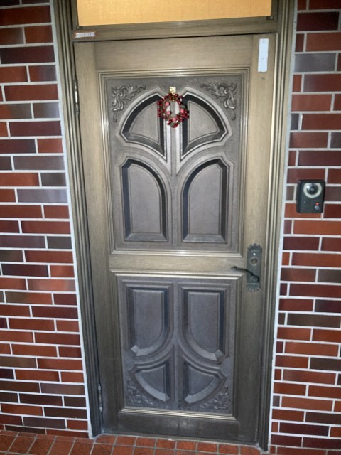 玄関ドア　再生塗装前