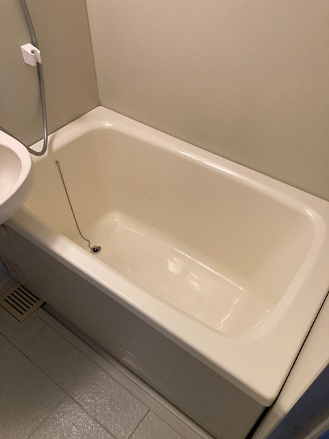 横浜市金沢区 浴槽ひび割れ補修 再生塗装後