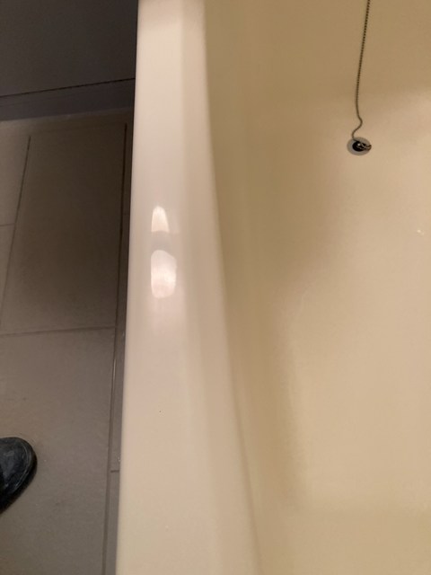 浴槽ひび割れ補修後 浴槽全体再生塗装