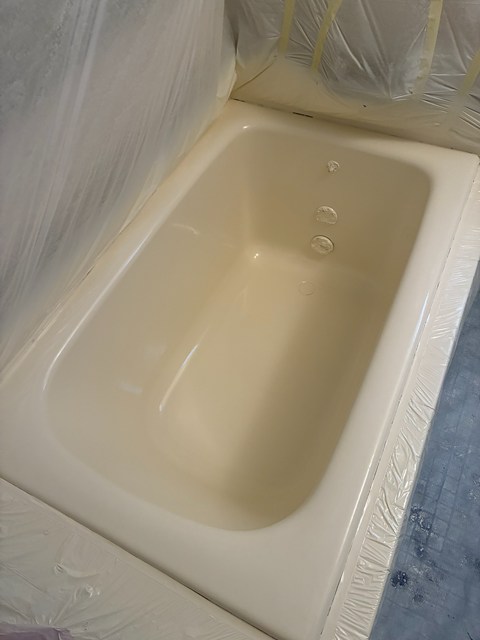 ホーロー浴槽再生塗装 上塗り後